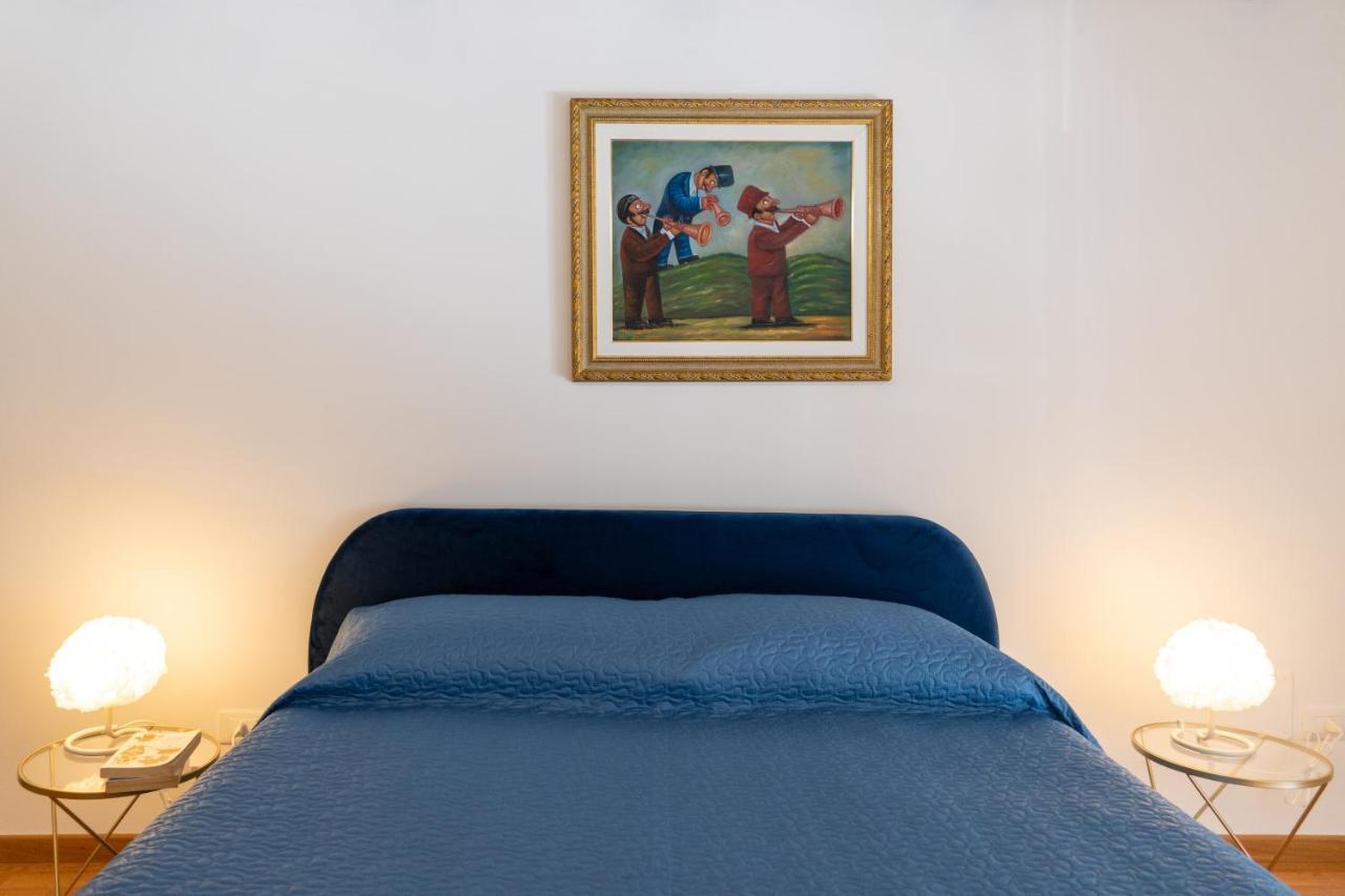 Antico Mercato Di Ortigia Lovely Apartment Syracuse Bagian luar foto